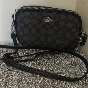 Coach Signature Double Zip Crossbody Bag
